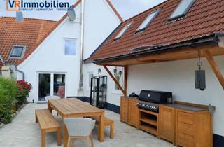 Haus kaufen in 25836 Garding, Stadthaus: saniert, modern und grün - die perfekte Familienimmobilie