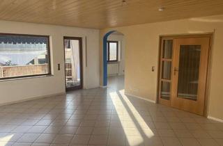 Wohnung kaufen in 79686 Hasel, WOHNTRAUM HASEL IM EG! Große vermietete 5-Zimmer-Wohnung mit Balkon/Terrasse & Zugang eigener Garten