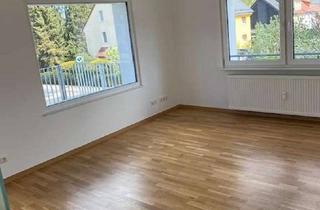 Wohnung kaufen in 61440 Oberursel, Großzügige und hochwertig modernisierte 3-Zimmer-Wohnung mit 2 Balkonen, Einbauküche und Garage