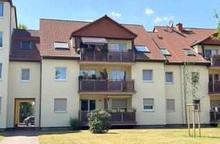 Wohnung kaufen in 12529 Schönefeld, Bezugsfrei & frisch renoviert 3-Zi-DG-Wohnung mit Loggia & Stellplatz nahe BER