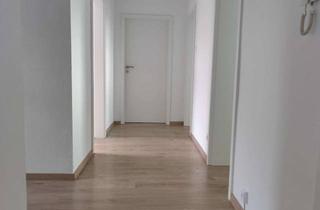 Wohnung mieten in Bahnhofstraße 39, 91126 Forsthof, Zuhause mit 4 Zimmern und Balkon in Schwabach