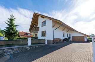 Haus kaufen in 79843 Löffingen, Liebhaberobjekt mit vier Wohneinheiten und traumhaftem Grundstück in Löffingen-Dittishausen