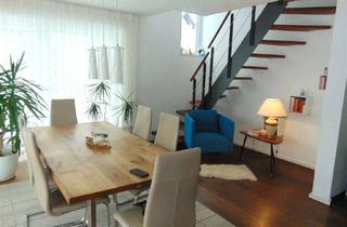 Haus kaufen in 85774 Unterföhring, Familienhaus mit 3 Wohneinheiten und Garten mit Terrasse