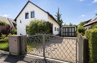 Einfamilienhaus kaufen in 93057 Konradsiedlung-Wutzlhofen, Charmantes Einfamilienhaus mit großzügigem Garten und Dachterrasse