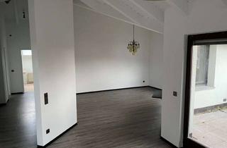 Wohnung mieten in Hungerbergstrasse 72, 71364 Winnenden, 3,5 Zimmer DG-Wohnung mit 2 Stellplätzen - 2025 renoviert