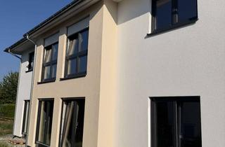 Wohnung mieten in Zur Alten Gärtnerei 21, 04827 Machern, ab Dez. 26 Neubau inkl. Garten 4-Zi. Whg. OG und EG im Zweifamilienhaus