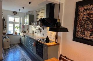 Wohnung kaufen in 68305 Mannheim, Mannheim - Einziehen und Wohlfühlen! Altbau mit Garten