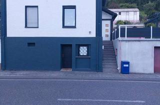 Haus kaufen in 56567 Neuwied, Neuwied - Blick ins Grüne Haus mit großem Grundstück