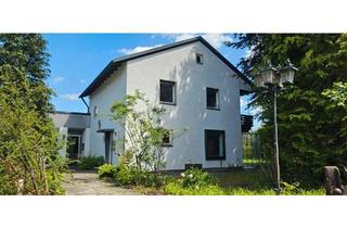 Haus kaufen in 96142 Hollfeld, Hollfeld - Provisionsfrei: Wohnhaus mit Betriebsgebäude & großem Grundstück