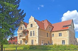 Wohnung kaufen in Am Schloss 3-4, 17406 Stolpe, Wohnen mit Geschichte – Stilvolle Ferienwohnung im Westflügel des Schloss Stolpe