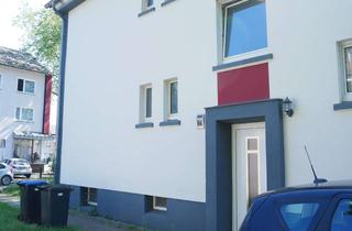 Wohnung mieten in Wilhelmstrasse 65, 45891 Erle, Studenten aufgepasst: Voll Renoviert: 1,5-Zimmer-DG-Wohnung in Gelsenkirchen-Erle (31qm)