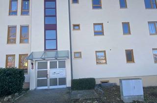 Wohnung mieten in 73447 Oberkochen, Helle 3,5-Zimmer-Dachgeschosswohnung mit neuer Einbauküche, Balkon und Garage in Oberkochen