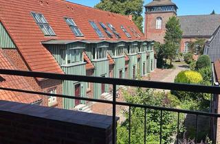 Wohnung mieten in Am Marktplatz, 22880 Wedel, Charmante 3-Zimmer-Wohnung mit Balkon in Wedel und Blick über die Dächer der Altstadt