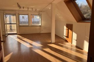 Wohnung mieten in Paradiesstraße 14, 73540 Heubach, Helle 4-Zimmer-Wohnung mit Südwestbalkon, viel Stauraum und Carport