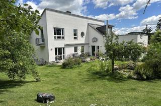 Haus kaufen in Höhenstraße, 61273 Wehrheim, Attraktive Kombination aus Wohnen und Arbeiten unter einem Dach