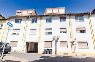 Wohnung kaufen in 65719 Hofheim am Taunus, Hofheim: Renovierungsbedürftige 4 Zimmer-Wohnung mit PKW-Stellplatz!