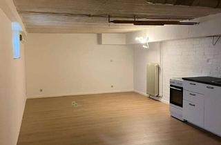 Wohnung mieten in Reembusch 54, 22179 Bramfeld, ausgebaute Keller/ Handwerkerwohnung mit 2 Zimmern in Hamburg-Bramfeld