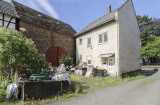 Haus kaufen in 56357 Niederwallmenach, Sanierungsobjekt mit Potenzial im Zentrum von Niederwallmenach