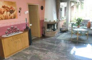 Haus kaufen in 24361 Damendorf, Attraktive Immobilie in Damendorf: Drei Wohneinheiten und eine Gewerbefläche warten auf Sie!