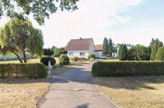 Haus kaufen in Unter Den Linden 11, 14778 Roskow, Ehemalige Hofstelle mit viel Platz in Roskow, Wohnhaus - Scheune, Stall, Garagen