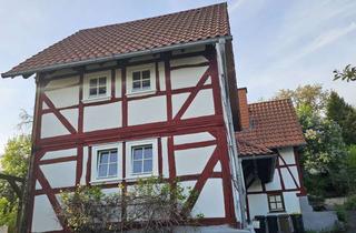 Haus mieten in Kirchberg, 37269 Eschwege, Einfamilienhaus mit Dielenboden, Einbauküche, Holzofen & Garten