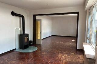 Wohnung kaufen in 44575 Castrop-Rauxel, Castrop-Rauxel - 3-4 Zimmer Altbauwohnung, Erstbezug 1961