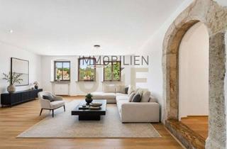 Wohnung kaufen in 93047 Innenstadt, Stilvoll sanierte 3-Zimmer-Altbauwohnung direkt an der Donau mit TG-Stellplatz