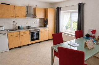 Wohnung kaufen in 94577 Winzer, Viel Platz zum fairen Preis: Gepflegte 3-Zimmer-Wohnung mit modernisierter Elektrik in Winzer