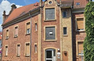 Wohnung kaufen in 67483 Edesheim, Große, helle Wohnung mit Umbauplan zur Teilung in zwei kleinere Wohneinheiten mit zwei Stellplätzen