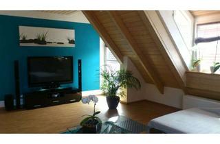 Wohnung mieten in Utta-Ebersteinstrasse 22, 72108 Rottenburg, Freundliche 3,5-Zimmer-DG-Wohnung mit Balkon, EBK, Keller und Carport