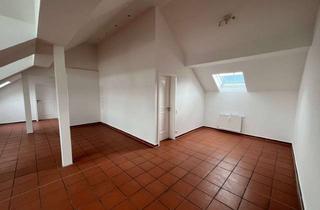 Wohnung mieten in Haingasse, 61348 Bad Homburg, Wohnen über den Dächern von Bad Homburg – großzügige 2-Zimmer-Dachgeschosswohnung