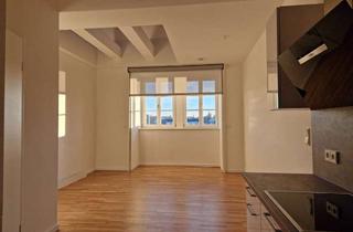 Wohnung mieten in 78048 Villingen-Schwenningen, 2 Zi. Whg. auf Zweistockwerke, Einbauküche, großes Tageslichtbad, Tiefgarage