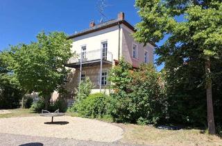 Haus kaufen in 96132 Schlüsselfeld, Charaktervolles Pfarrhaus mit Garten und viel Platz für die ganze Familie