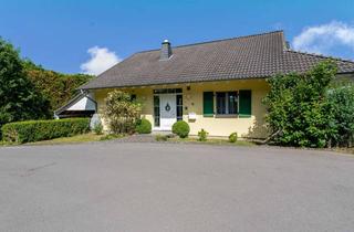 Einfamilienhaus kaufen in 53902 Bad Münstereifel, Großzügiges Einfamilienhaus im Landhausstil mit grüner Fernsichtlage
