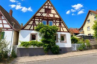 Doppelhaushälfte kaufen in 75196 Remchingen, Ein Zuhause mit Seele – Fachwerk-Doppelhaushälfte mit Scheune und Garten