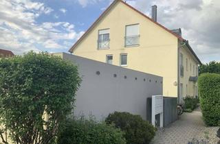 Wohnung mieten in Stollstr. 19, 85053 Ingolstadt, Lichtdurchflutetes 3-Zimmer-Wohnjuwel mit Süd-West-Balkon, EBK und Garage