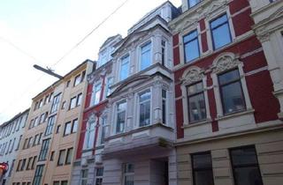 Wohnung mieten in Rutenbergstraße 33, 27568 Mitte, Charmante renovierte 2-Zimmer-Altbauwohnung mit Tageslichtbad und Eckbadewanne für Sportliche