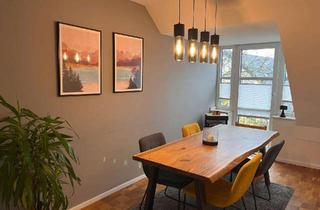 Wohnung mieten in Rheinfährstraße 48, 41468 Neuss, Wohnen mit Charakter: Dachgeschosswohnung mit vier Zimmern in Neuss