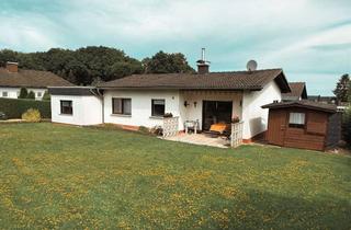 Haus kaufen in Hahnstraße, 57614 Steimel, Charmanter Bungalow mit Garage und großzügigem Grundstück in Steimel