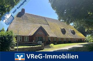 Bauernhaus kaufen in 23911 Pogeez, Resthof in Seenähe mit großem Bauernhaus + 2 vermietbaren Wohnungen und möglichen Baugrundstücken