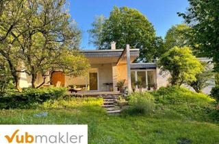 Einfamilienhaus kaufen in 95659 Arzberg, Rarität im Fichtelgebirge: Kernsanierter Bauhaus-Bungalow mit 163m² auf 7.500 m² Parkgrundstück