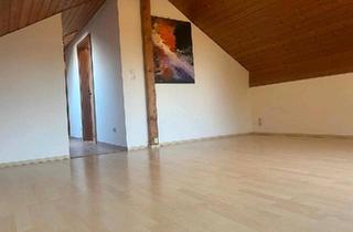 Wohnung kaufen in 83109 Großkarolinenfeld, Großkarolinenfeld - Gepflegte 2 Zimmer Dachgeschosswohnung mit Garten von Privat