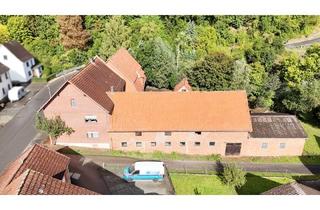 Bauernhaus kaufen in 34466 Wolfhagen, Wolfhagen - Großer Resthof mit 2 Fam.Haus, Stallungen, Scheune, Garagen & ca. 2.300m² Grundstück
