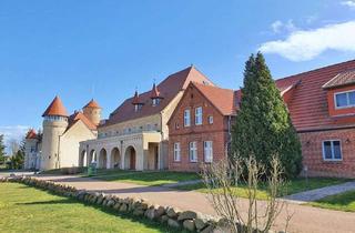 Wohnung kaufen in Am Schloss 3-4, 17406 Stolpe, Stilvolle Ferienwohnung mit Charme im Westflügel des Schloss Stolpe