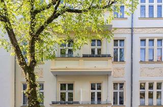 Wohnung kaufen in Strelitzstraße, 12105 Mariendorf, Altbaucharme inklusive: Vermietete 1-Zimmer-Wohnung mit Balkon in Mariendorf!