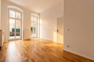 Wohnung kaufen in Schwedter Straße 24, 10119 Prenzlauer Berg, Attraktive 2-Zimmer-Wohnung mit Terrasse & Garten in ruhiger Hinterhauslage