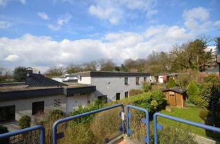 Wohnung kaufen in 40699 Erkrath, Hochwertige Galerie- Terrassen- Wohnung | offene Küche | 95 kWh | Bast Bau | Tiefgarage