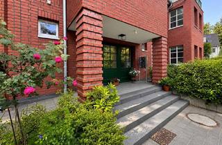 Wohnung kaufen in 22607 Groß Flottbek, Exklusive 4-Zimmer-Wohnung mit Südbalkon, Aufzug und Tiefgaragenstellplatz in Groß Flottbek