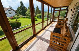 Wohnung kaufen in 75335 Dobel, Großzügige 3-Zimmer-Wohnung mit Wintergarten und Panoramablick in Dobel