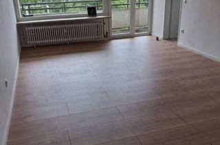 Wohnung kaufen in Gell'sche Str. 74, 41472 Neuss, Topsaniertes Appartement mit neuem Bad, Duplex-TG-Parker, von privat